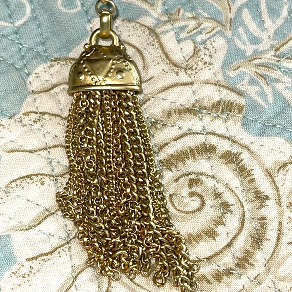 Chicos red faceted cabochons with heavy round flat linked gold chain and tassel - Picture 11 of 15